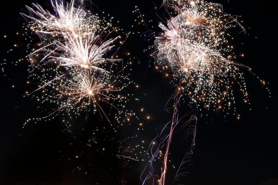 Feu d'artifice au-dessus du campus